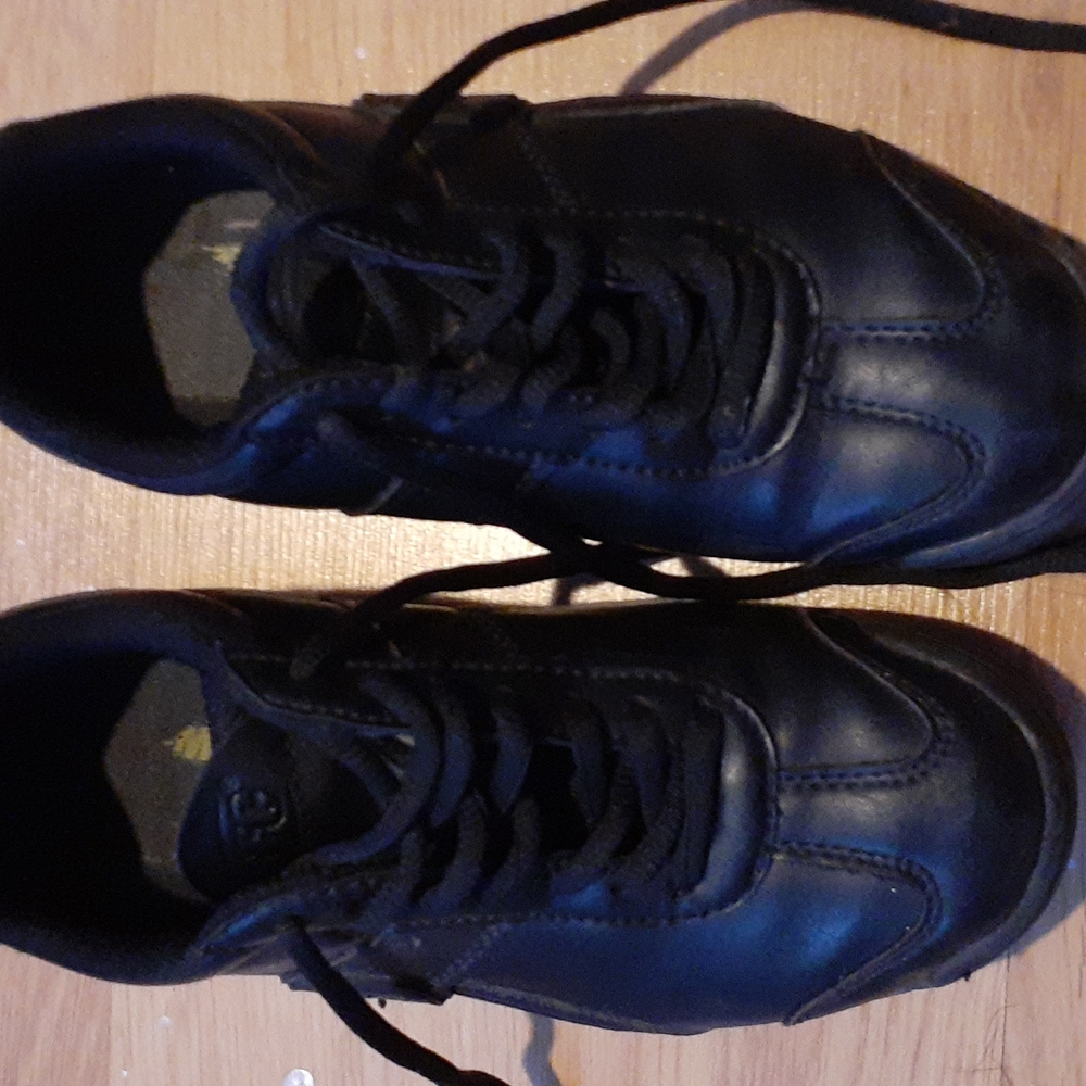 Shoes for crews black work shoes, worn twice